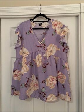 SHEIN Lavender Floral V-Neck Ruffle Sleeve Top